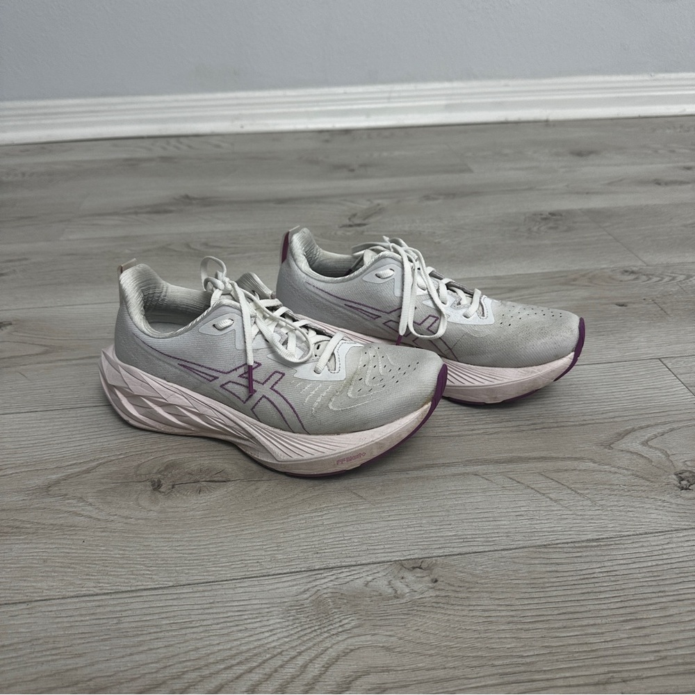 Women's ASICS Novablast 4 Running shoes